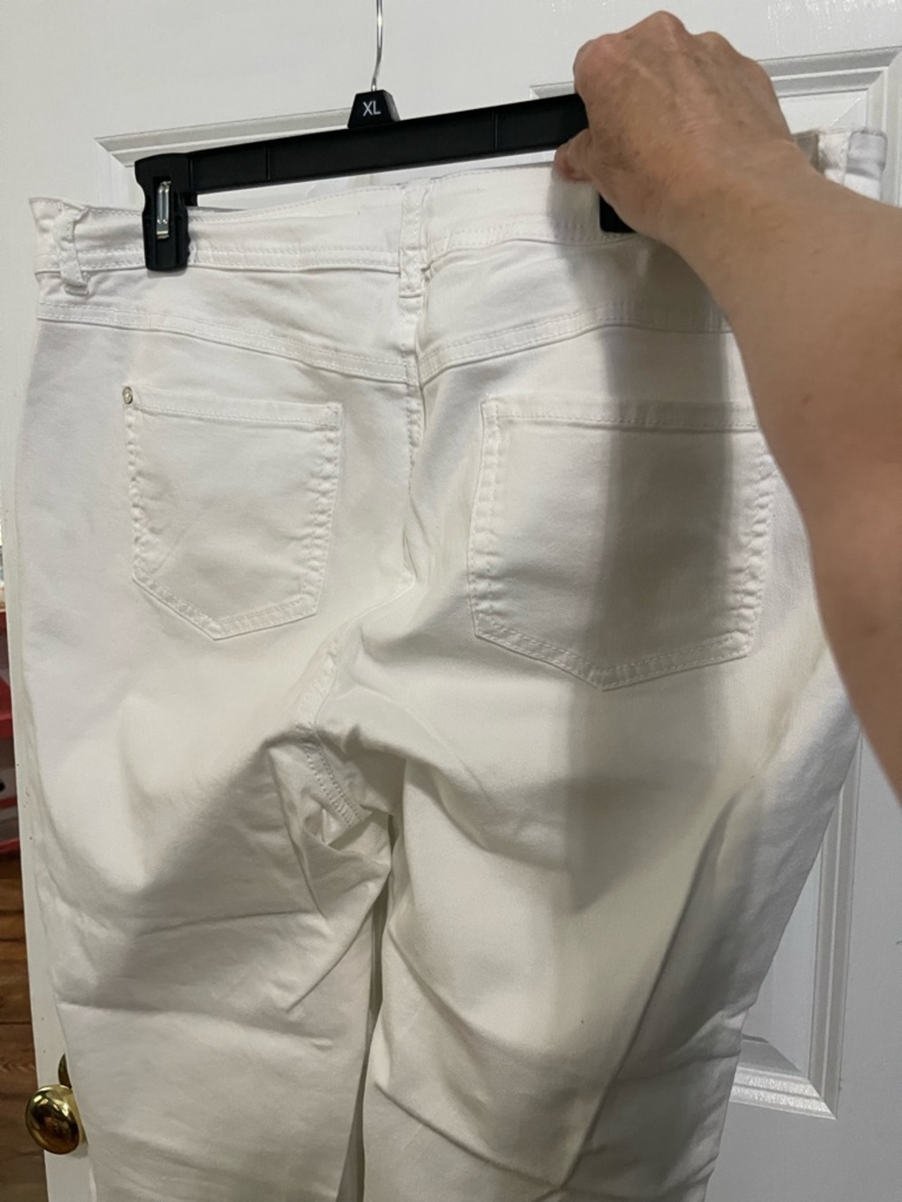 White Frayed-Hem Capri Women’s Jeans - Picture 2 of 3